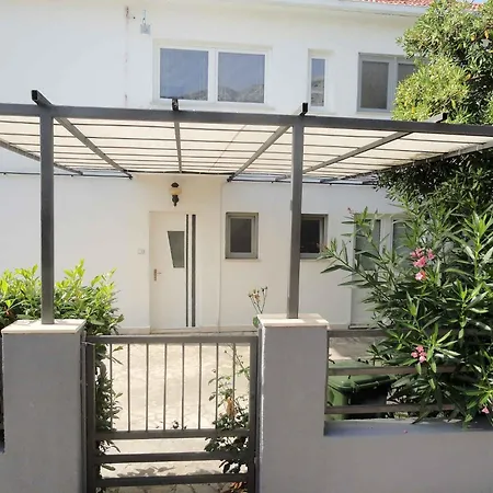 펜션 Unit_type_semidetached_house 7025 오레비츠